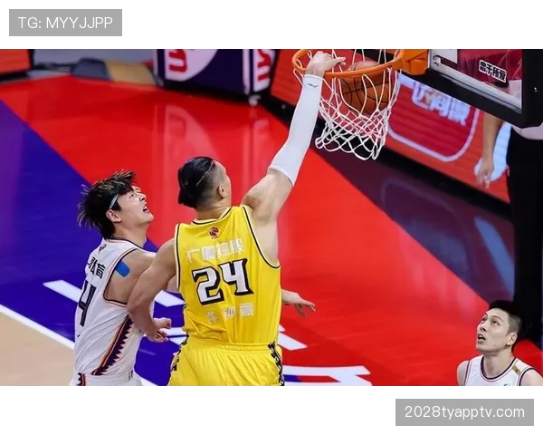 刚看到孙铭徽下楼，手里拎着普通塑料袋，门口那辆车直接把我劝退