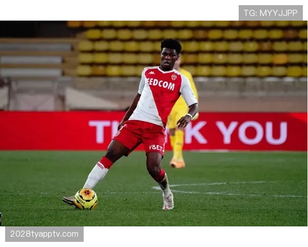 楚阿梅尼防守爆发：抢断与拦截数据如何重塑其后腰角色？