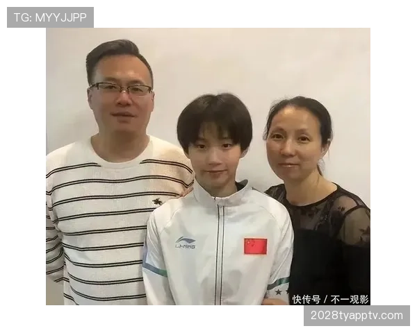 陈芋汐比赛结束脱下鞋子那一刻，谁注意到她指甲油都没掉一点？真是怪力少女吧！